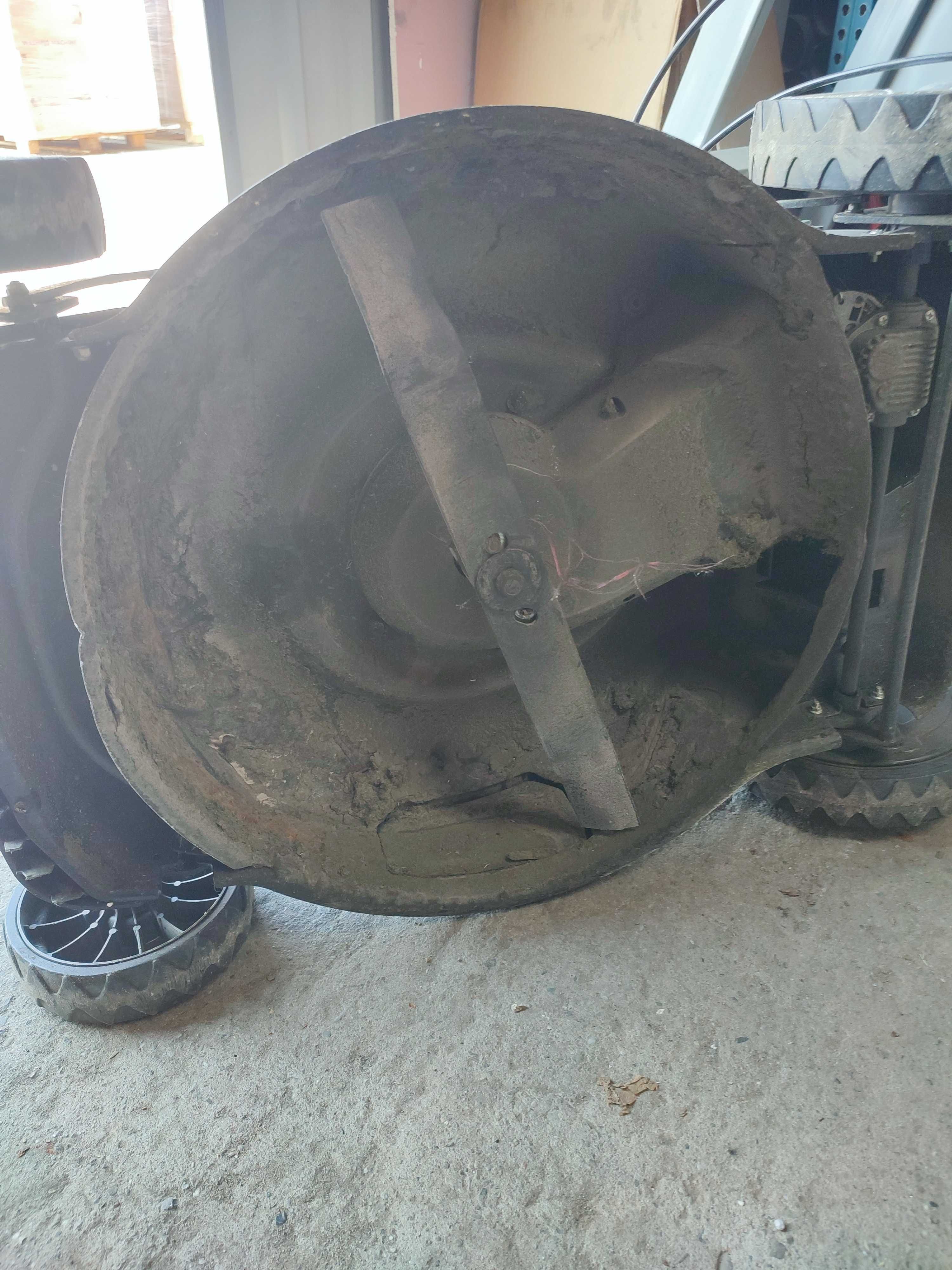 Obudowa do kosiarki Kosiarka spalinowa z napędem Briggs Stratton 51 cm