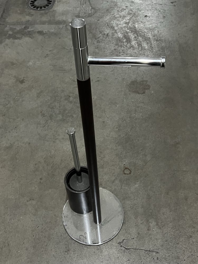 Suporte de papel higienico com piassaba