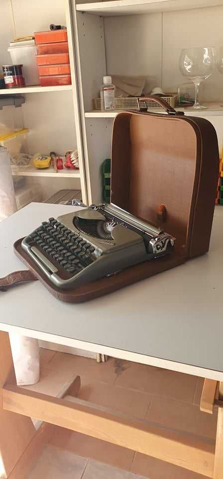 Máquina de Escrever Groma Kollibri