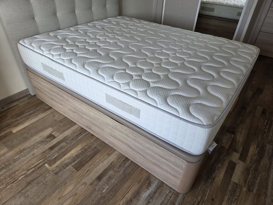 Vendo Sommier com arrumação