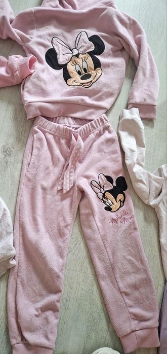 Paka ubrań Disney dla dziewczynki rozm 122/134