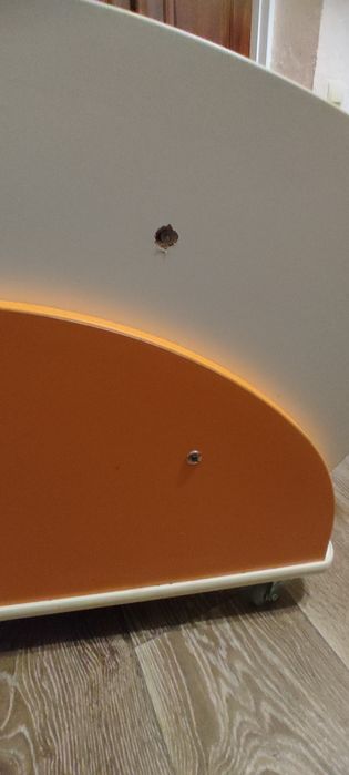 Стіл та стільчик