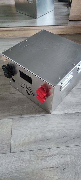 Obudowa magazyn energii LiFePO4 24V 12V kamper akumulator