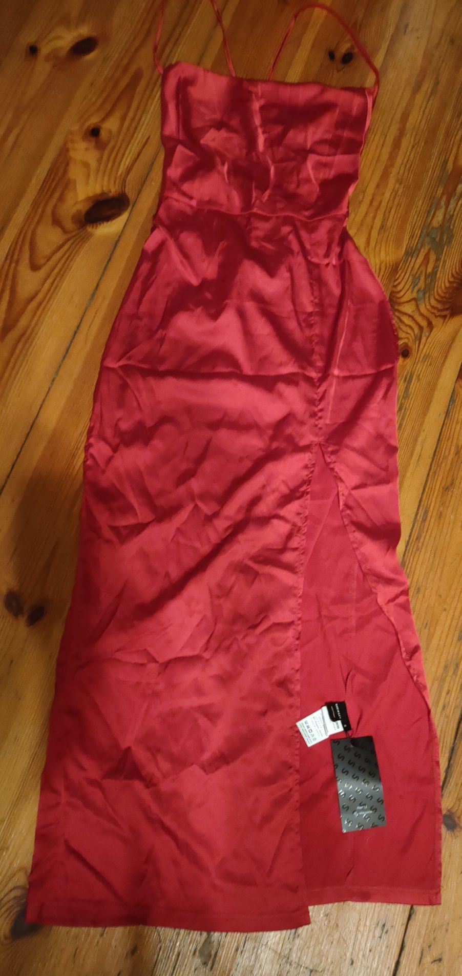 Sukienka czerwona długa satynowa rozmiar S(36) nowa z metką
