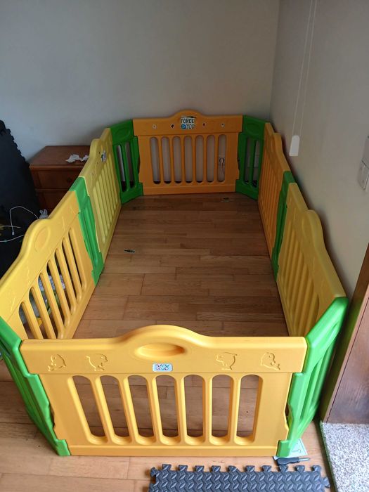 Quadrado crianca verde e amarelo