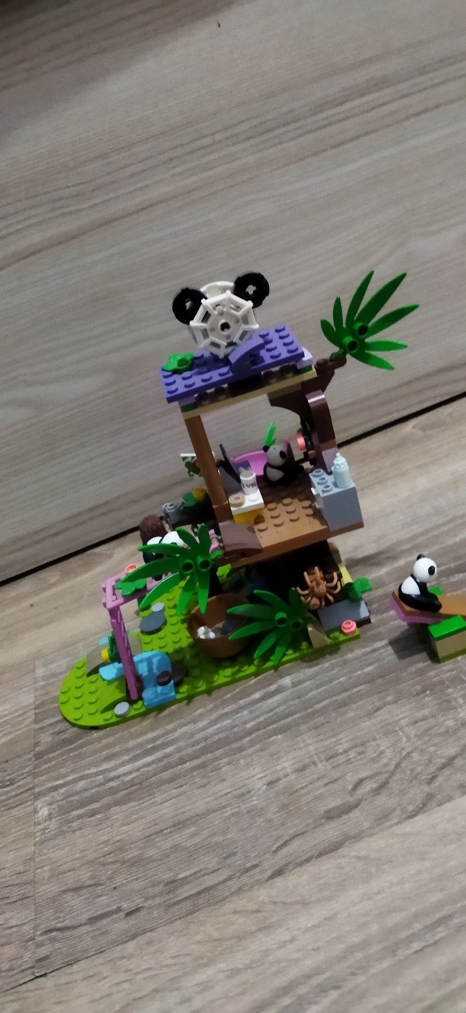 LEGO Friends 41422 Domek pand na drzewie