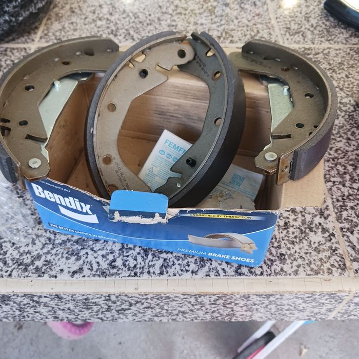 Material novo ainda dentro das embalagens para opel