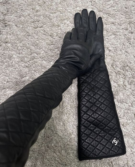 Кожаные высокие перчатки