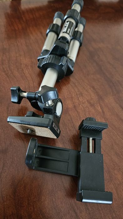 Tripé Slik extensivel para telefone ou pequenas câmaras fotográficas