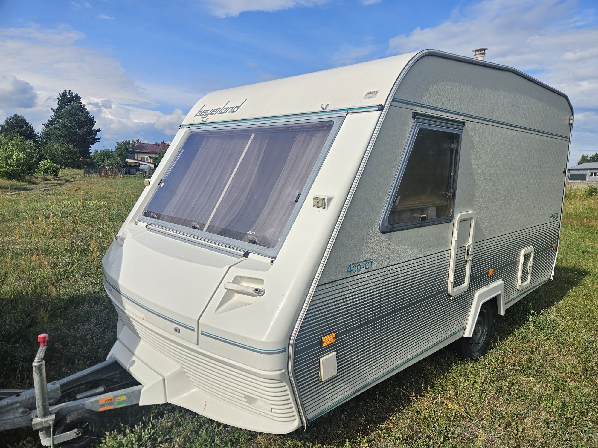 Przyczepa kempingowa Beyerland Vitesse 1000Dmc z 1994r z przedsionkiem