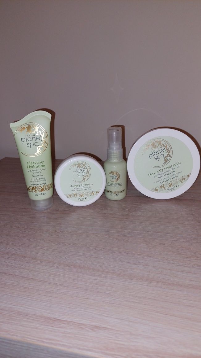 Zestaw oliwkowy Avon planet spa