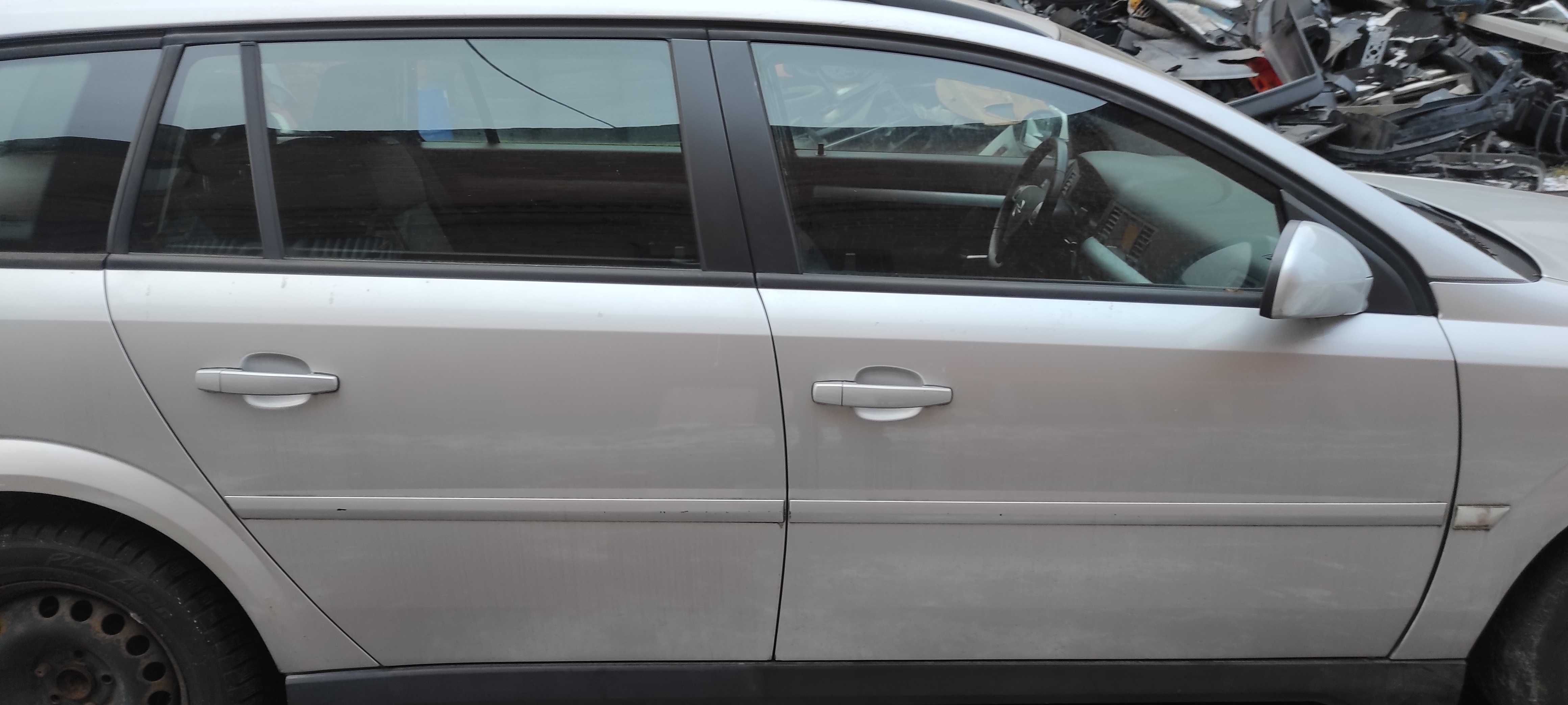 vectra C kombi drzwi Z157