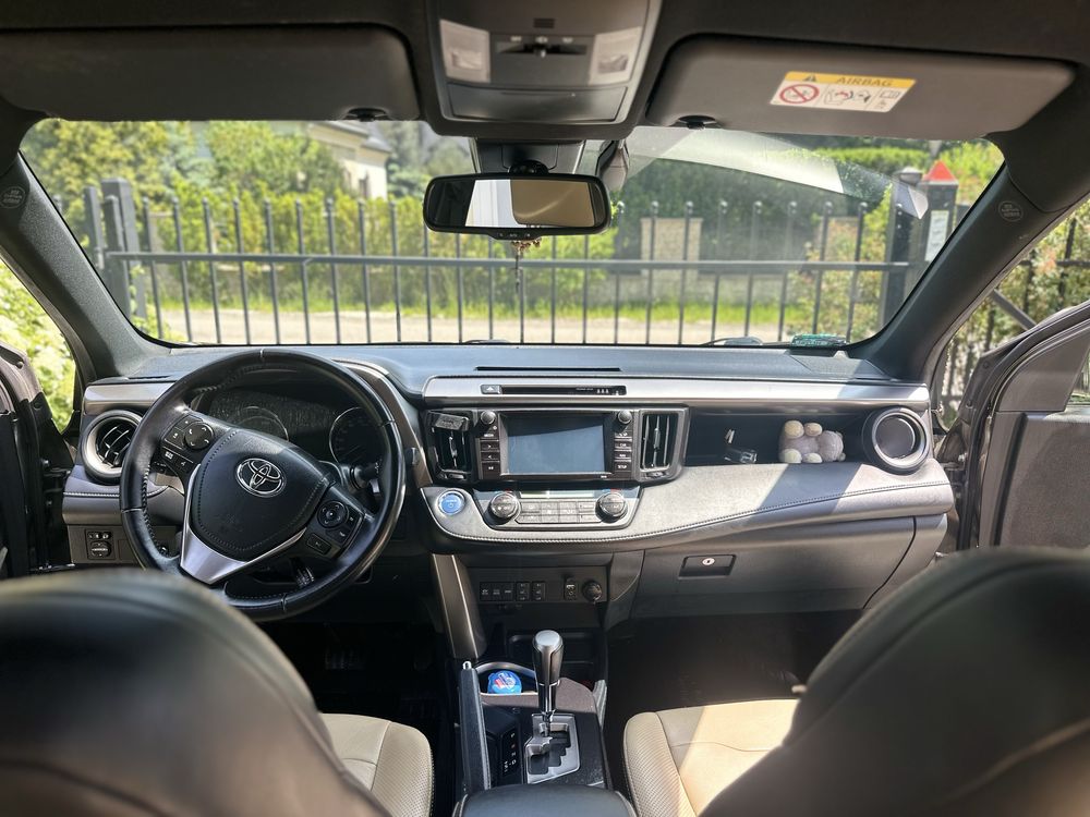 Toyota RAV4 HYBRID 4x4 2,5l 197KM  109tyś..  salon Polska