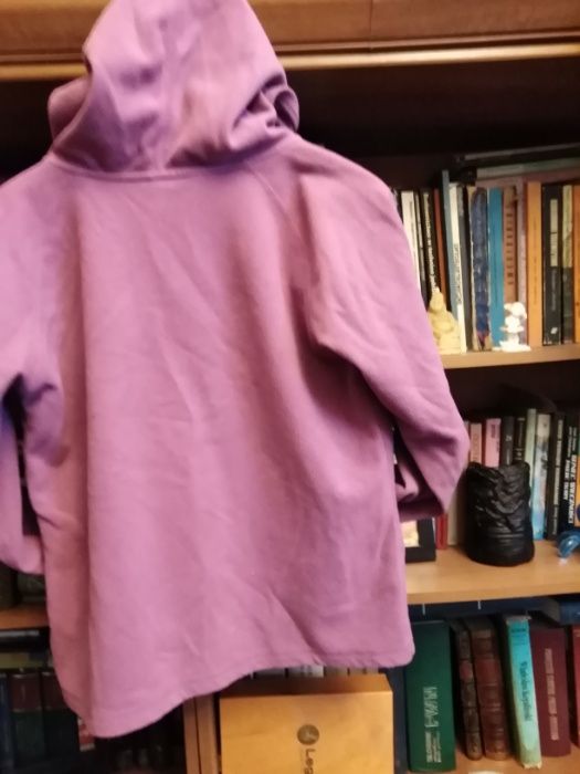 Bluza z polaru z kapturem i kieszeniami TU kolor fioletowy r.L-XL