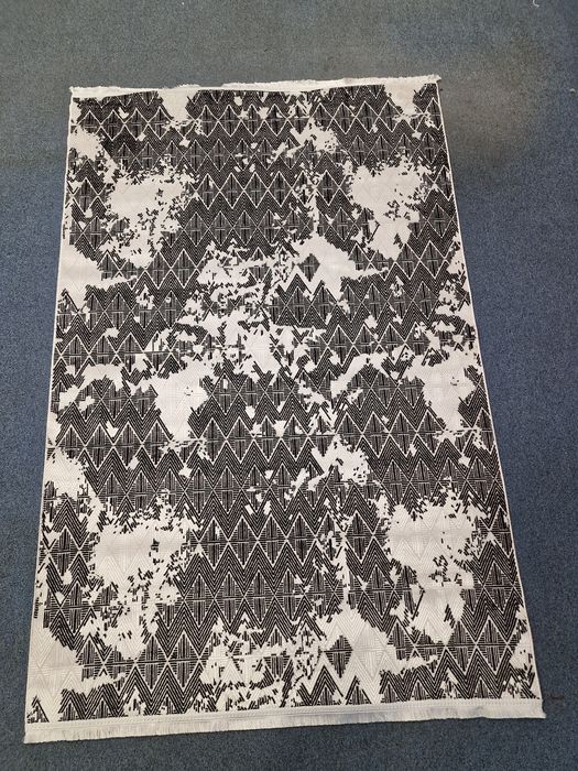 Ostatnia sztuka Nowe dywany tureckie 120x180