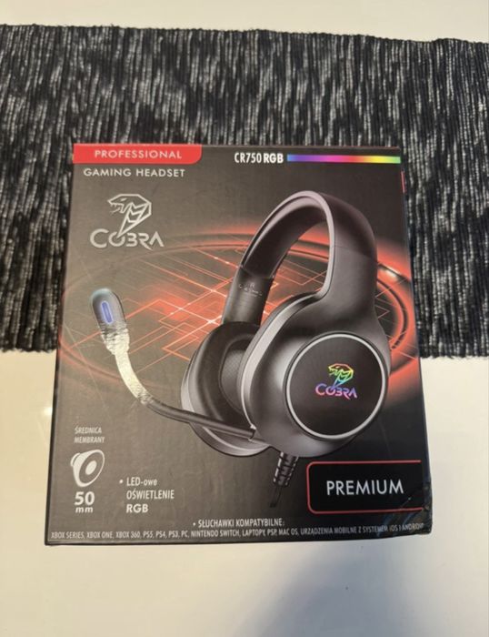 Sluchawki z mikrofonem Cobra.