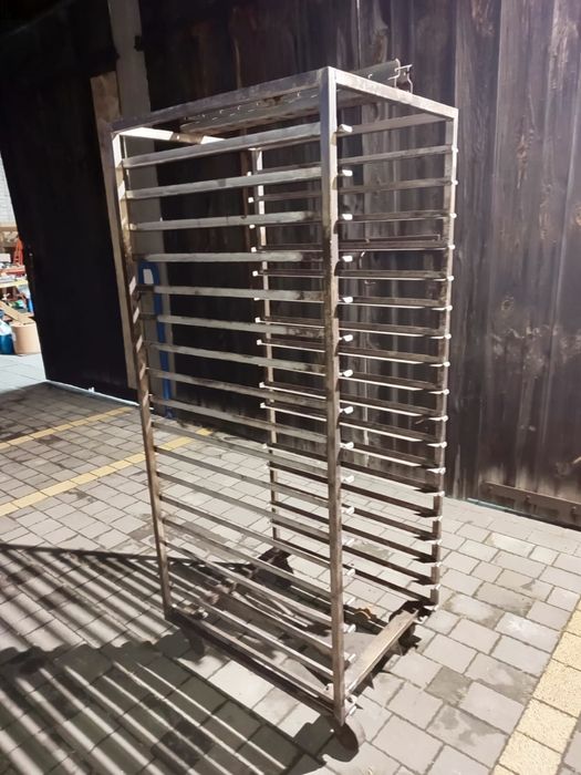 Wózek piekarniczy do pieca obrotowego