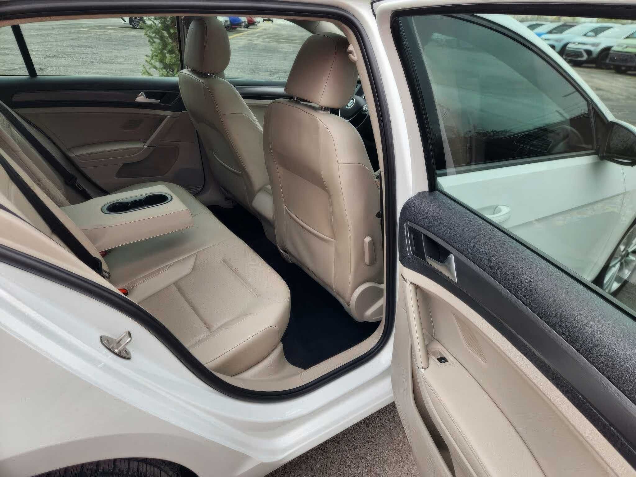 2018 Volkswagen Golf TSI SE