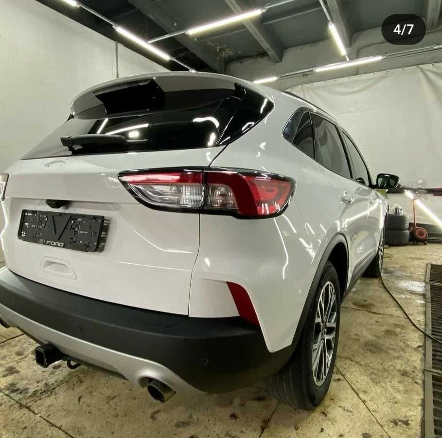 Ford Escape Titanium 2020 року