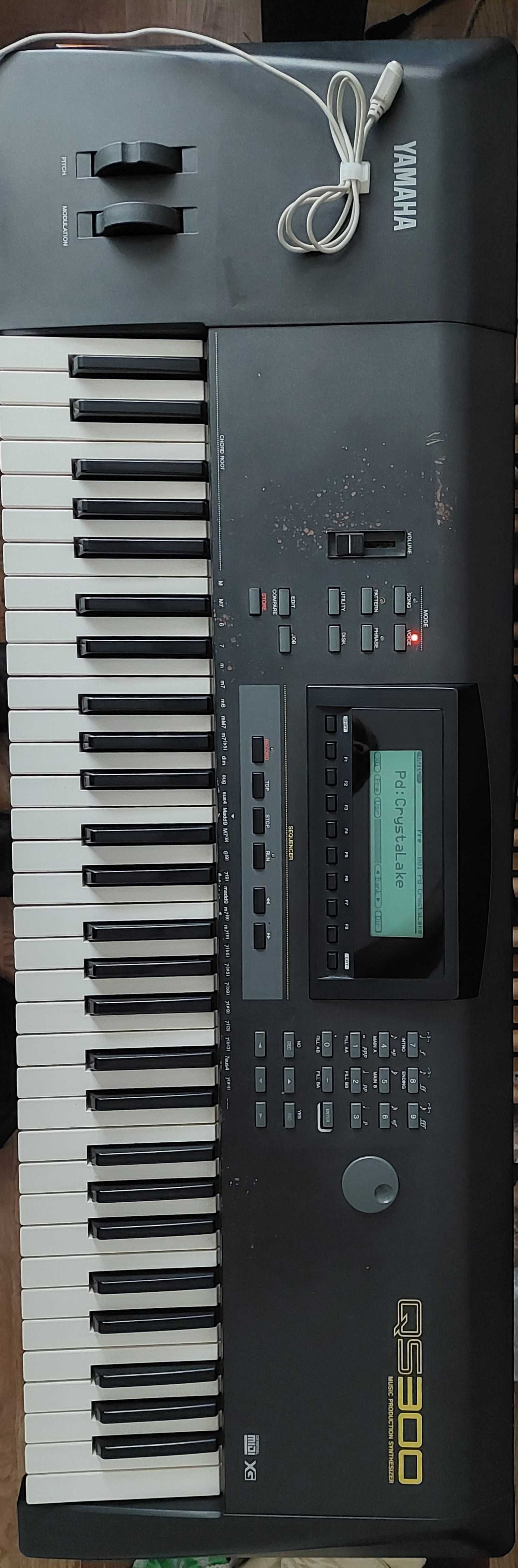 Yamaha QS300 syntezator