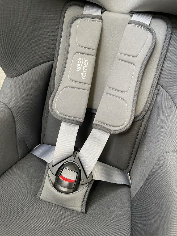 Автокрісло Britax Römer TRIFIX2 i-SIZE (Storm Grey)