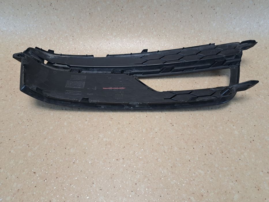 *Audi A5 lift S-Line 8T0  kratka lewa zderzaka Bardzo ładna