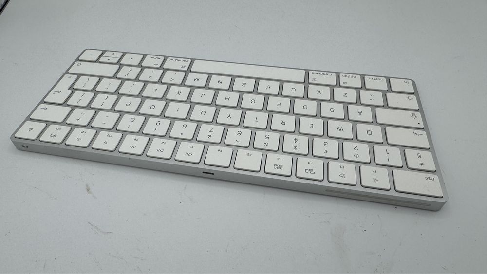 Apple Magic Keyboard A1644 Bluetooth