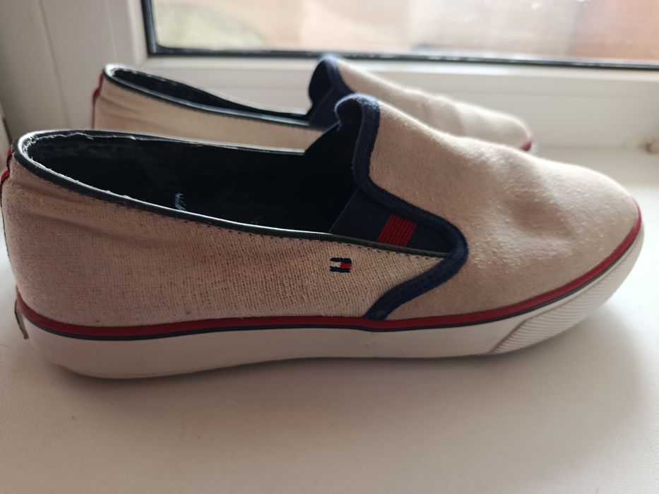 Продам макасины Hilfiger.