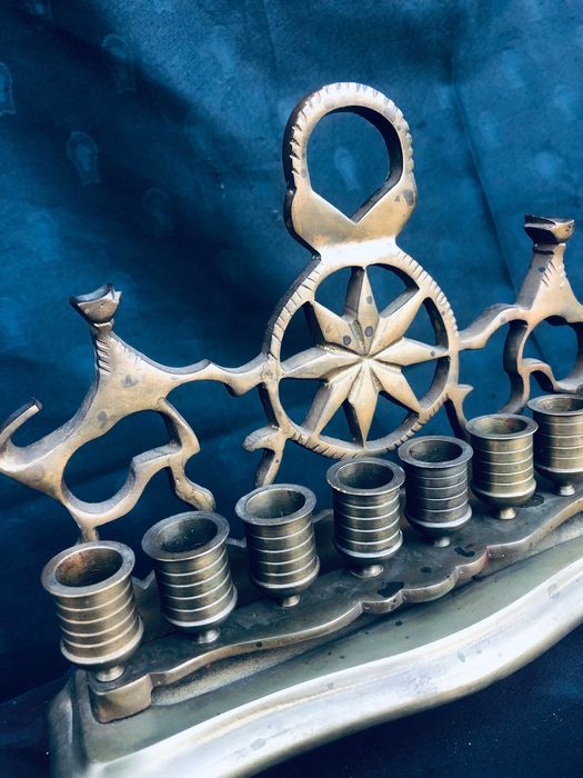 Świecznik mosiężny