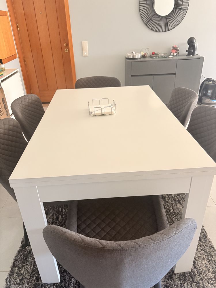 Mesa de jantar branca extensível como nova
