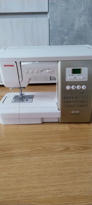 Швейная машинка janome
