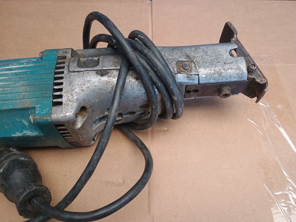 Makita JR 3000 piła szablasta ukośnilca liścia