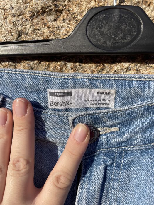 Calças denim estilo cargo