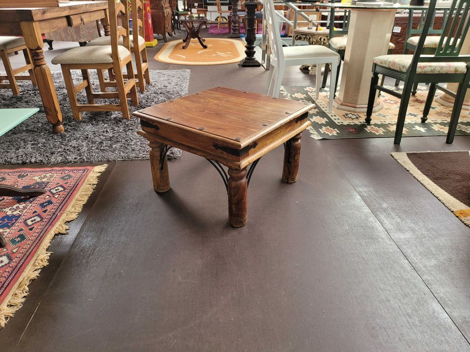 Mesa de centro em madeira maciça - óptimo estado