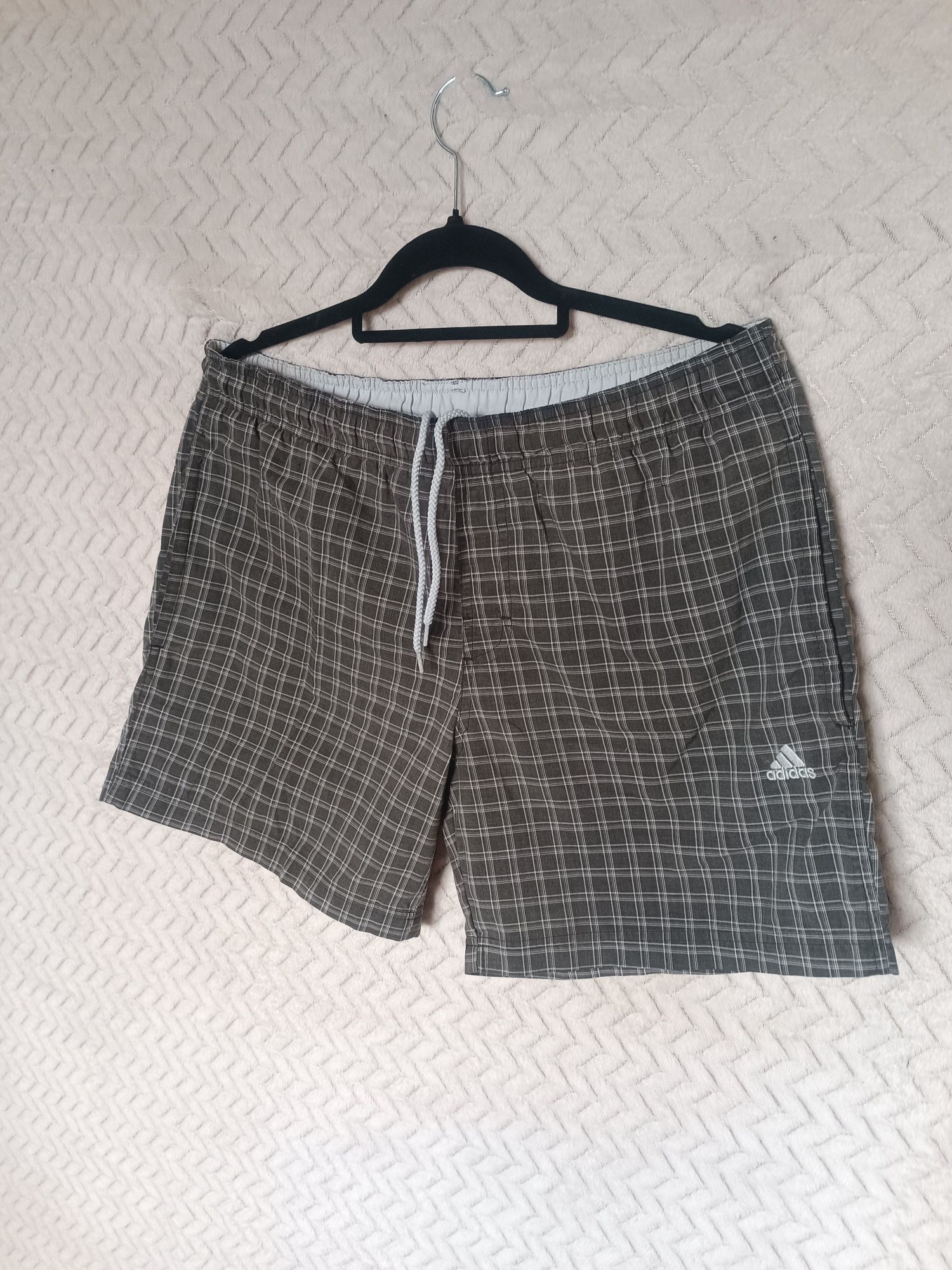 Spodenki krótkie ,shorty szorty Oryginalne Adidas w kratę khaki