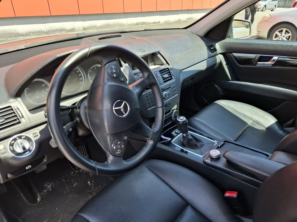 Mercedes w204 cor cinzento antracite muito bonita