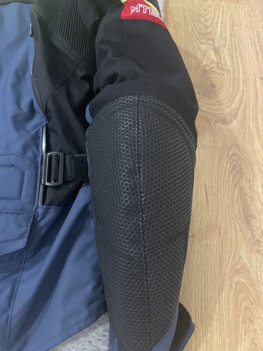 Casaco MTech  L ( novo )