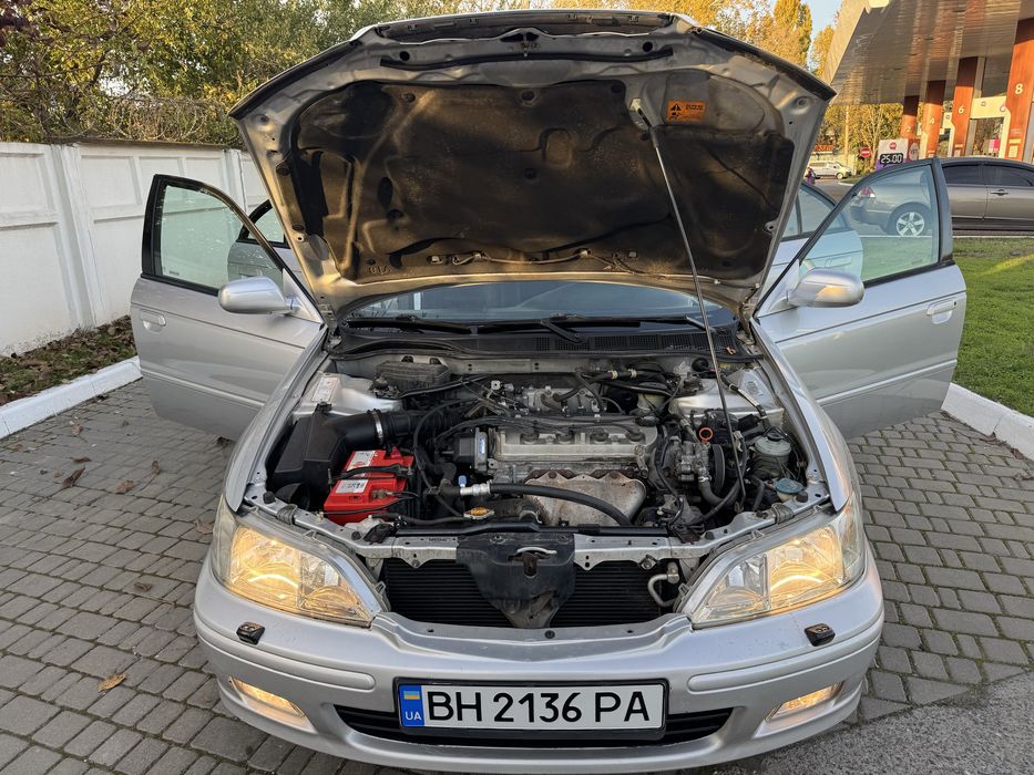 Продам Хонду Акорд 1.8 механика Срочно!