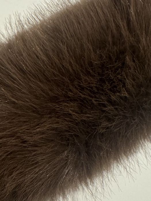 Трендова хутряна повʼязка на голову