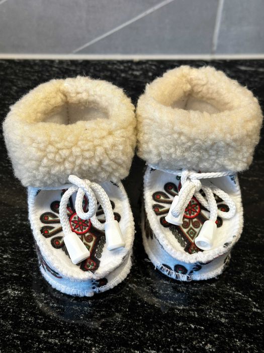 wełniane góralskie buciki niemowlęce niechodki zimowe