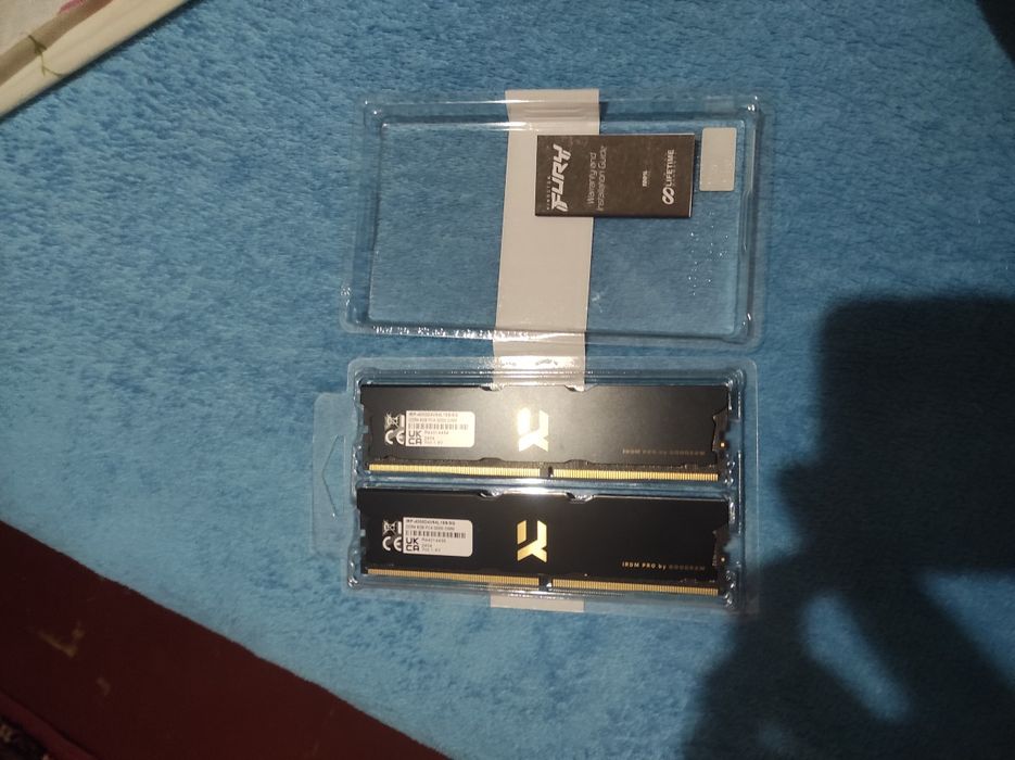 Пррдам озу DDR4 kingstone 16GB