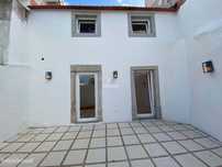 Apartamento Com Terraço Em Moradia