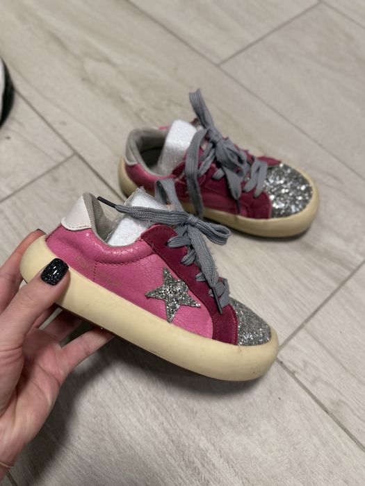 Кросівки з блискітками