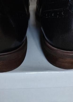 Круті нові шкіряні туфлі оксфорди