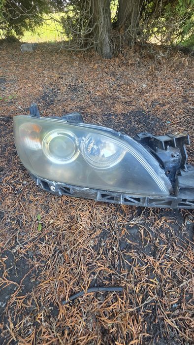 Lampy przód Mazda 3 2008r Lift