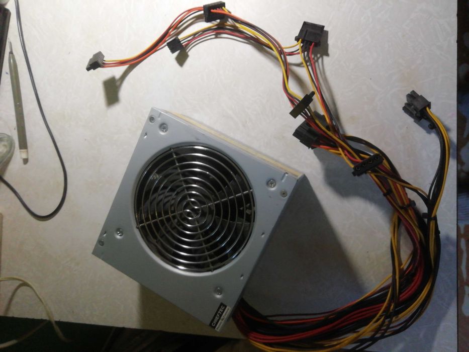 Блок живлення питания до ПК 450 вт неробочий