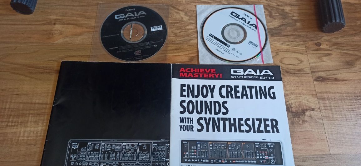 Roland Gaia SH 01 syntezator