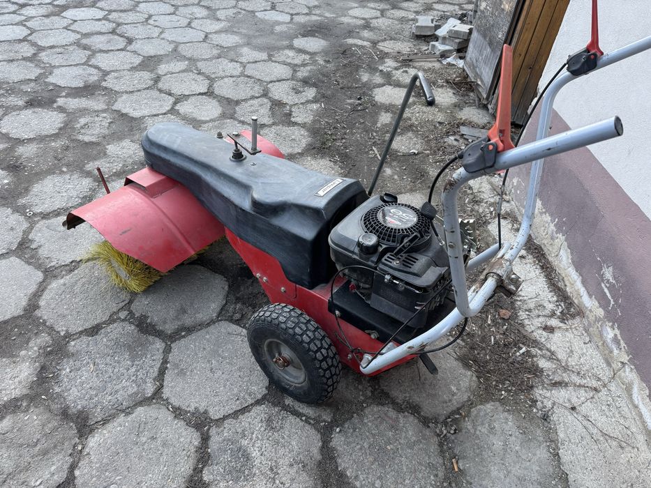 Zamiatarka szczota spalinowa Limpar Briggs