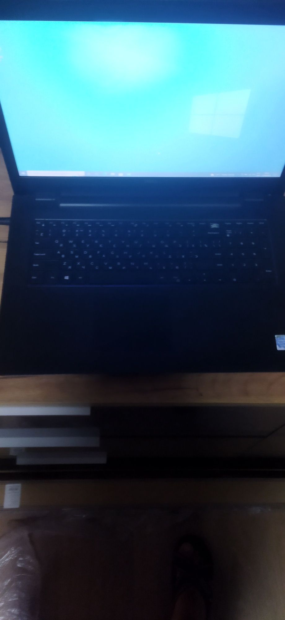 Ноутбук Dell, діагональ екрану 17.3 дюйма,повністю робочий,великий екр