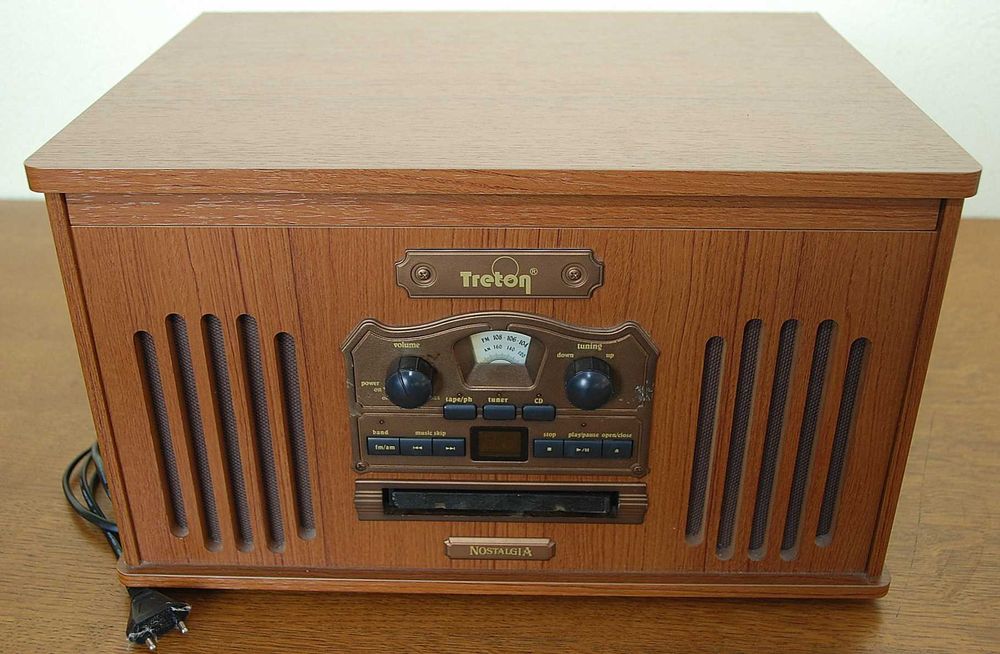 Radio wieża Treton 30436 retro z gramofonem i magnetofon kasetowy i CD